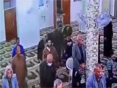 حُسن الخاتمة.. وفاة مُصلي داخل مسجد في العراق| فيديو  
