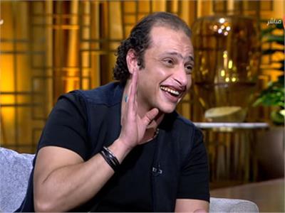 وائل الفشني:بعشق الغناء بكل ألوانه «ووشي حلو على الموجي»| فيديو 