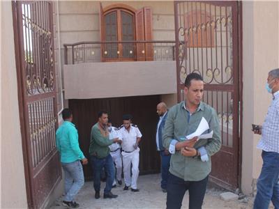 تنفيذ قرارات غلق وتشميع لـ 3 فيلات لمخالفة النشاط بمدينة السادات