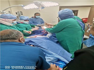 نجاح عملية ولادة لسيدة مصابة بكورونا بمستشفى فرشوط بقنا