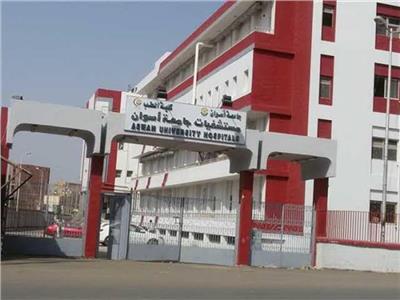 «أسوان الجامعي» تستقبل 3 مصابين فى انقلاب سيارة ميكروباص بطريق أبوالريش