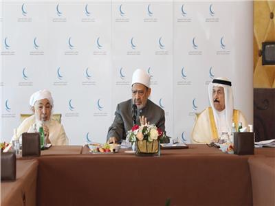 «حكماء المسلمين» يشيد بحكمة القادة العرب تجاه الأمة العربية والإسلامية