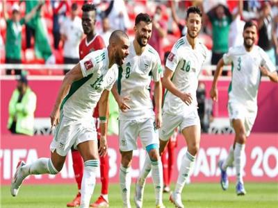 انطلاق مباراة لبنان والجزائر بكأس العرب