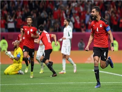 السولية يمنح مصر هدف التعادل أمام الجزائر بكأس العرب
