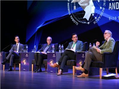 خلال المنتدى العالمي للتعليم العالي.. عبدالغفار يستقبل وزير التعليم الباكستاني