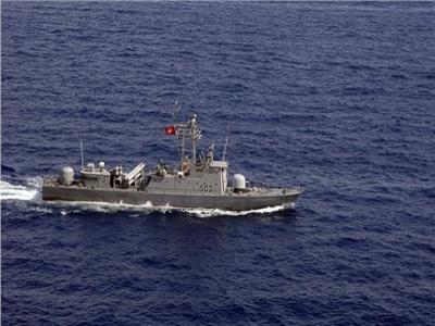 قوات البحرية التونسية تتمكن من إنقاذ 41 مهاجرًا غير شرعي شمال «الكتف»