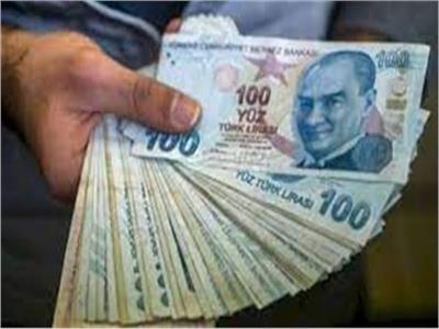 الليرة التركية تسجل انخفاضا قياسيا أمام الدولار بعد قرار خفض الفائدة