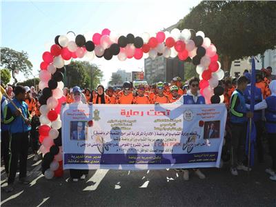 وزير الشباب يطلق إشارة البدء لفعاليات ماراثون الدراجات بكورنيش المنيا