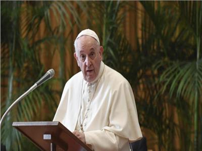 البابا فرنسيس يدعو لإنفاق المال على التعليم بدلا من السلاح