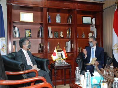 وزير السياحة يلتقي سفير اليابان بالقاهرة ويبحث تعزيز سبل التعاون بين البلدين