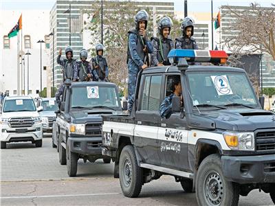 صحيفة ليبية: الإعلان عن تحرير 1300 مصري في حملة أمنية واسعة
