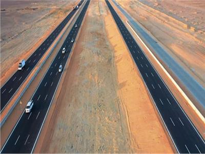 توسعة طريق الصعيد الغربي من المنيا إلي القاهرة بطول 230 كم