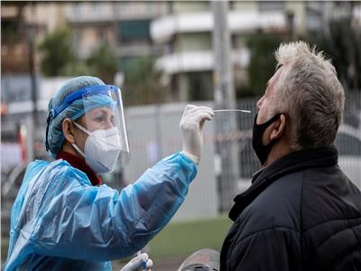 اليونان تسجل أكثر من 21 ألف إصابة يومية بكورونا