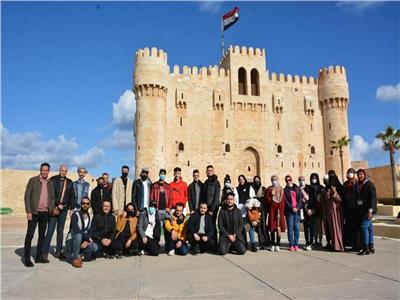  جامعة الإسكندرية تنظم عدة رحلات للطلاب الوافدين لمعالم المدينة