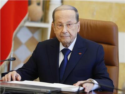 مكتب الرئيس اللبناني ينفي تفويضه الجهات المعنية بمداهمة المصارف