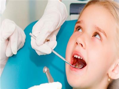 الأسنان الطباشيرية.. يعاني منها الأطفال وتحير الأطباء