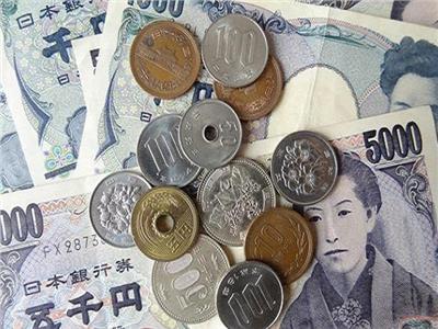 تراجع سعر الين الياباني في منتصف التعاملات اليوم 4 يناير