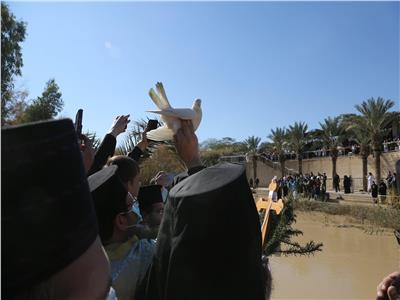 الكنيسةُ الأرثوذكسيَّةُ بالأردن تحتفل بعيد الغطاس في مغطس السيد المسيح