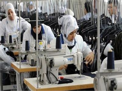 خبراء: تعديل إجازة «الوضع» مكسب للمرأة العاملة 