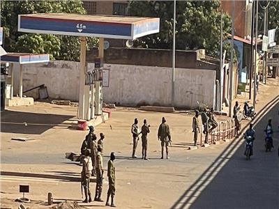 بعد أنباء عن تمرد عسكري .. بوركينا فاسو تفرض حظر للتجول في البلاد