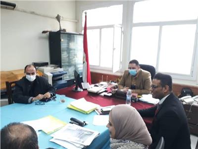 نائب محافظ القاهرة يجتمع بلجنة فحص التراخيص للمنطقة الشمالية