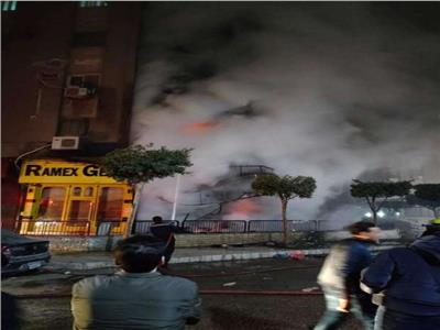 فصل الكهرباء والغاز عن عقار مدينة نصر المشتعل 