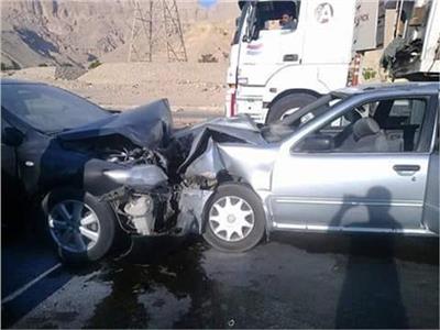 إصابة ٤ في حادث تصادم سيارتين ميني باص وربع نقل بأسيوط