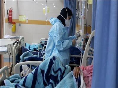 العراق يعلن تعليق تطعيم المواطنين بلقاح كورونا