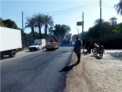 محافظ أسيوط: استكمال أعمال رصف الطريق السريع بمركز ساحل سليم 