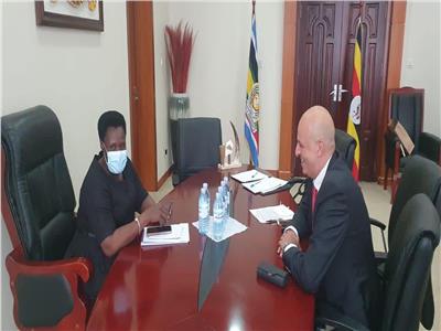 نائبة الرئيس الأوغندي تستقبل السفير المصري في كمبالا لتعزيز العلاقات المشتركة