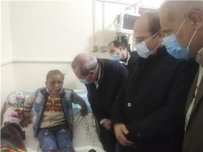 مأساة طفل .. عمره 6 سنوات وتعرض لكسر بالجمجمة من ضرب والده المبرح 