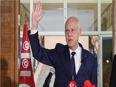 الرئيس التونسي يحل المجلس الأعلى للقضاء