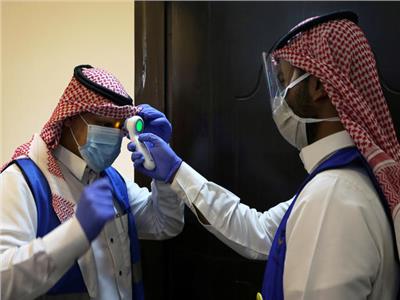 السعودية تسجل انخفاضا بإصابات كورونا