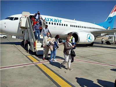 مطار الأقصر يستقبل أولى رحلات لوكسمبورج بعد توقف سنوات | صور    