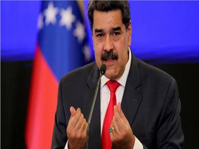 الرئيس الفنزويلي يعد بارتداء بدلة البطل الخارق