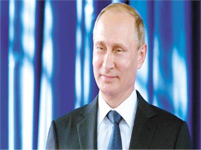بوتين يسخر من «موعد الحرب».. والخارجية الروسية: مروجو المزاعم مجانين