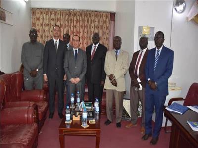 السفير المصري في جوبا يلتقي وزير التعليم العالي الجنوب سوداني 