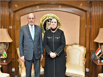 وزيرة التجارة ونظيرها الأردنى يبحثان تطوير العلاقات بين القاهرة وعمان