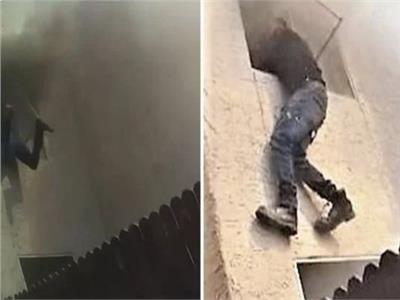 «شهامة شاب».. أنقذ طفلين من داخل مبنى يحترق