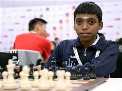 حقق فوزا صاعدا.. مراهق هندي يهزم بطل العالم في الشطرنج