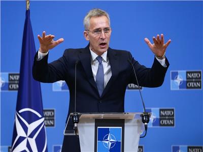 «الناتو» يطالب روسيا بالجلوس على طاولة المفاوضات لإنهاء الأزمة الأوكرانية