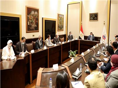 وزير التعليم العالي يجتمع مع وكلاء الوزارة في 8 محافظات لمناقشة خطة العمل