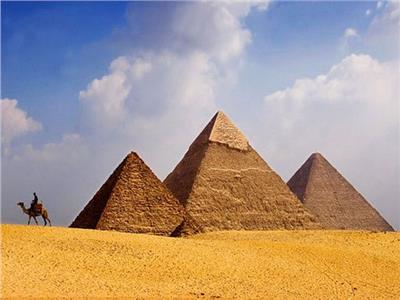 «السياحة» تكشف حقيقة زيادة أسعار تذاكر منطقة الأهرامات الأثرية