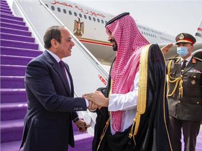 لحظة وصول الرئيس السيسي إلى المملكة العربية السعودية