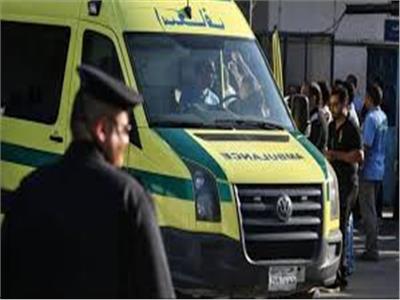 مصرع شخص وإصابة 5 آخرين في انقلاب سيارة ملاكي بالواحات 