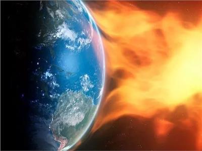عاصفة شمسية بحجم ثوران بركاني ضخم تمر بالقرب من الأرض| فيديو