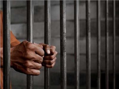 السجن 10 سنوات لـ«لص» زوَّر في محضر شرطة
