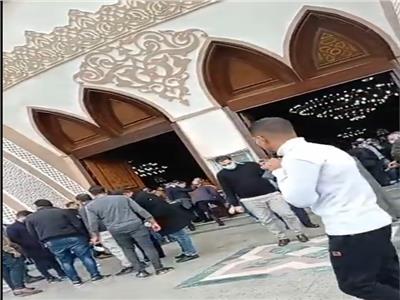 تشييع جنازة أنيسة حسونة من مسجد الشرطة بـ6 أكتوبر | فيديو