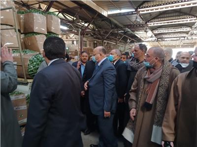 محافظ القاهرة: تجار سوق العبور لهم دورا مؤثرا في توازن الأسعار