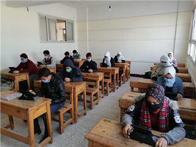 تعليم المنيا: 30 ألف طالب بـ«أولى ثانوي» يؤدون امتحانًا تجريبيًا